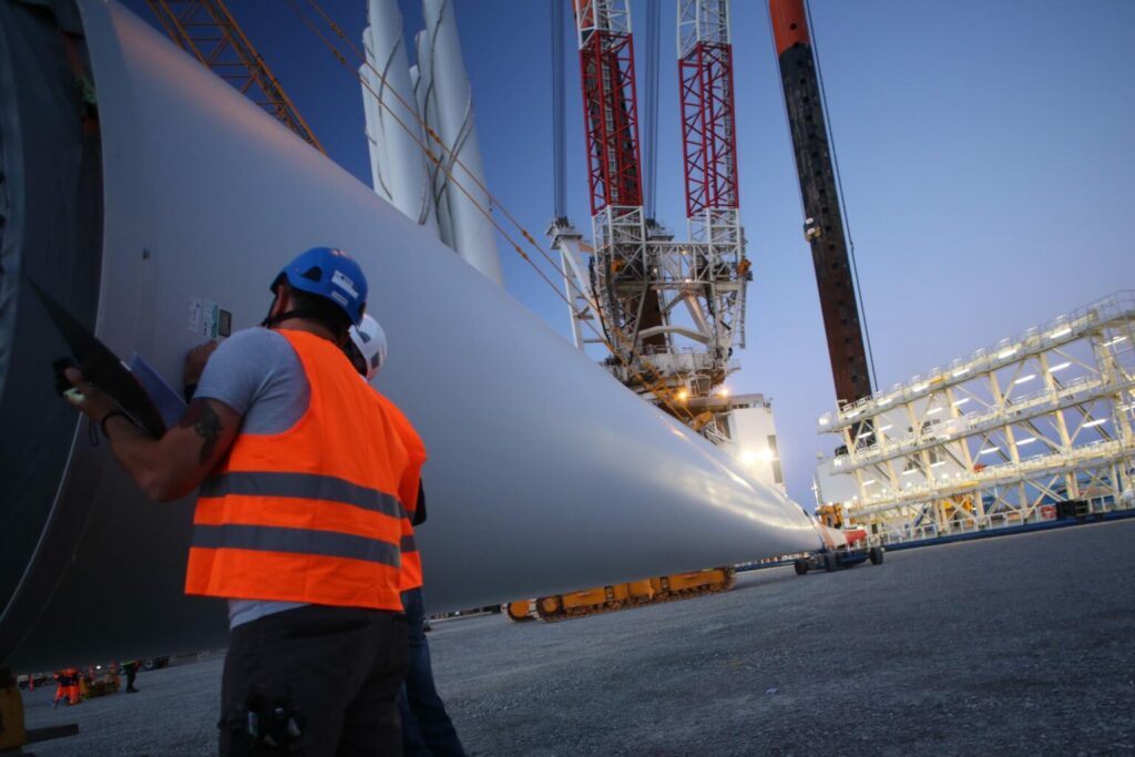 Il progetto di New York per agevolare la transizione dei lavoratori dal Fossile all’Eolico offshore