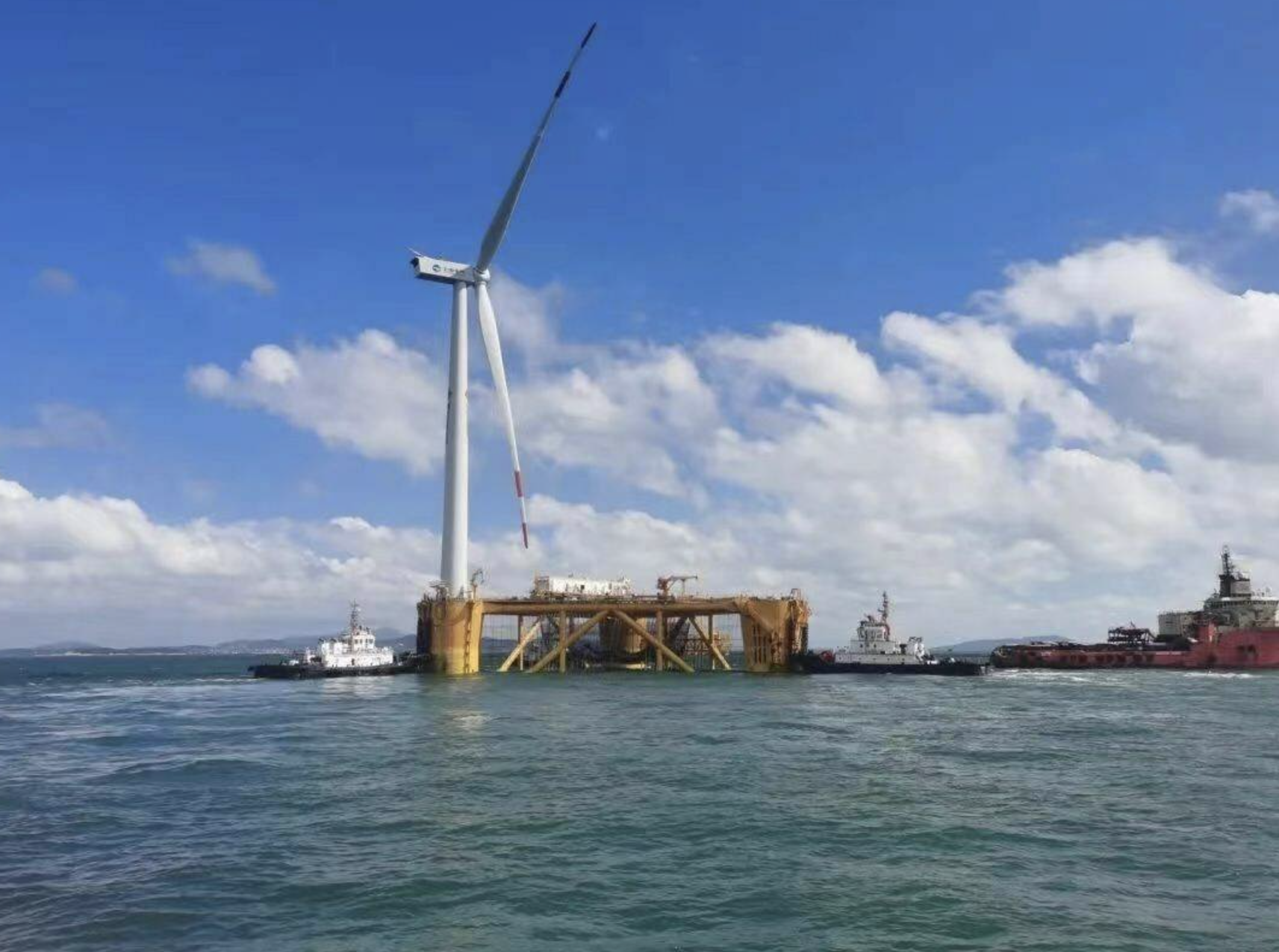 In Cina il primo progetto ibrido di energia rinnovabile offshore: eolico, fotovoltaico e acquacoltura