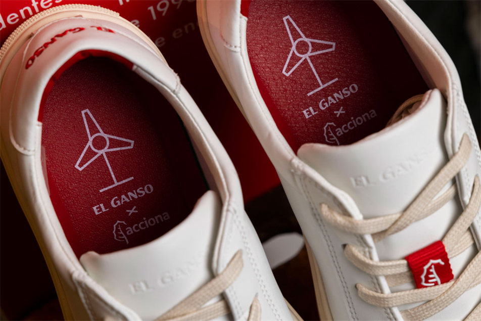 Il vento ai piedi: Acciona lancia le scarpe realizzate con pale eoliche riciclate