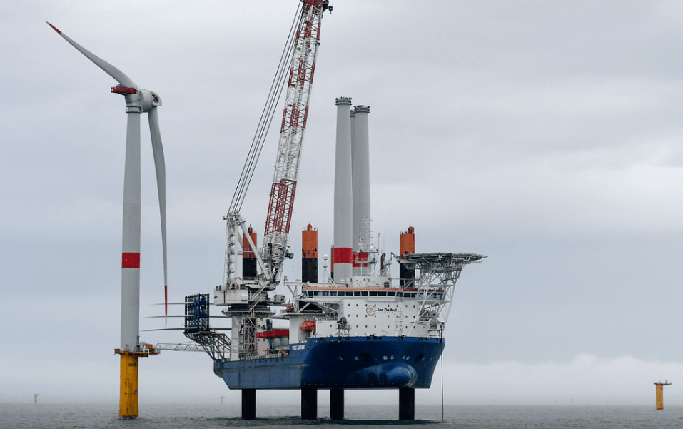 Fondo cinese di private equity investe nelle navi per i parchi eolici offshore /&nbsp;3