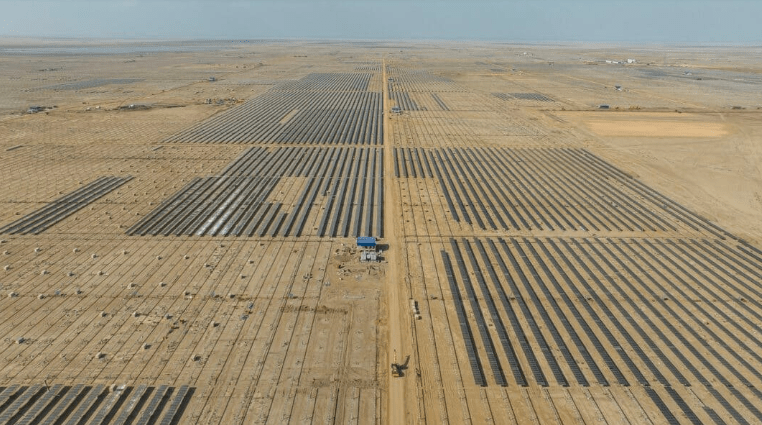 India, Khavda: operativo il primo di 30 GW del parco energetico&nbsp;ibrido