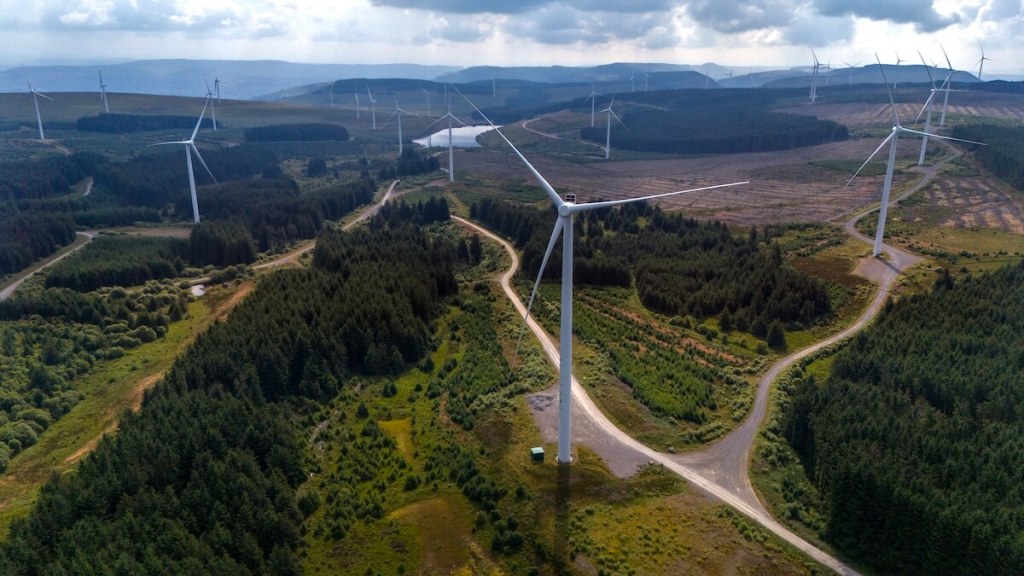 Eolico, Regno Unito: il governo svela nuovi poteri per approvare i parchi&nbsp;terrestri